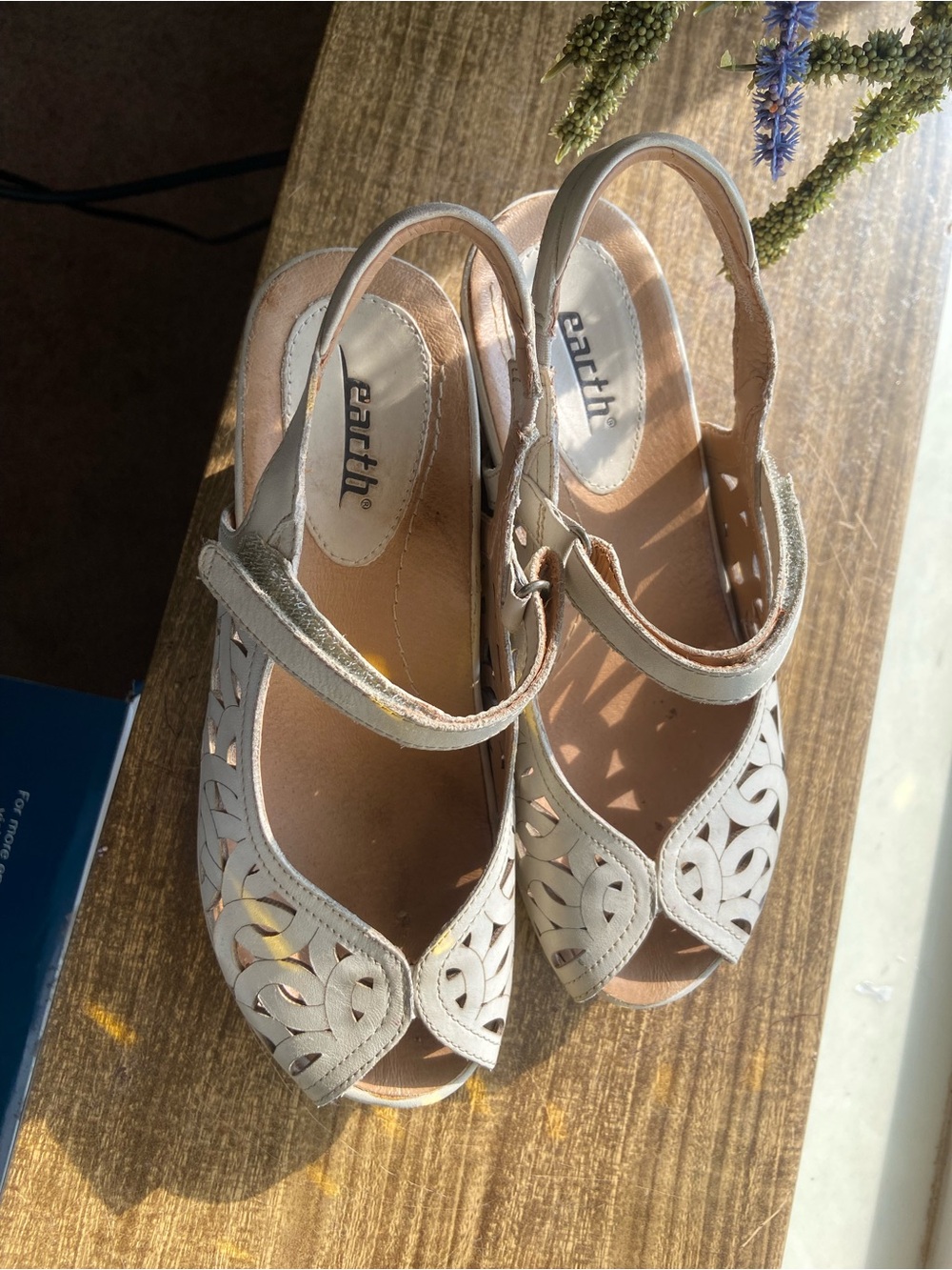 Earth Origins Taupe Pearl leather cork Cutout Slingback Sandal wedges 7.5